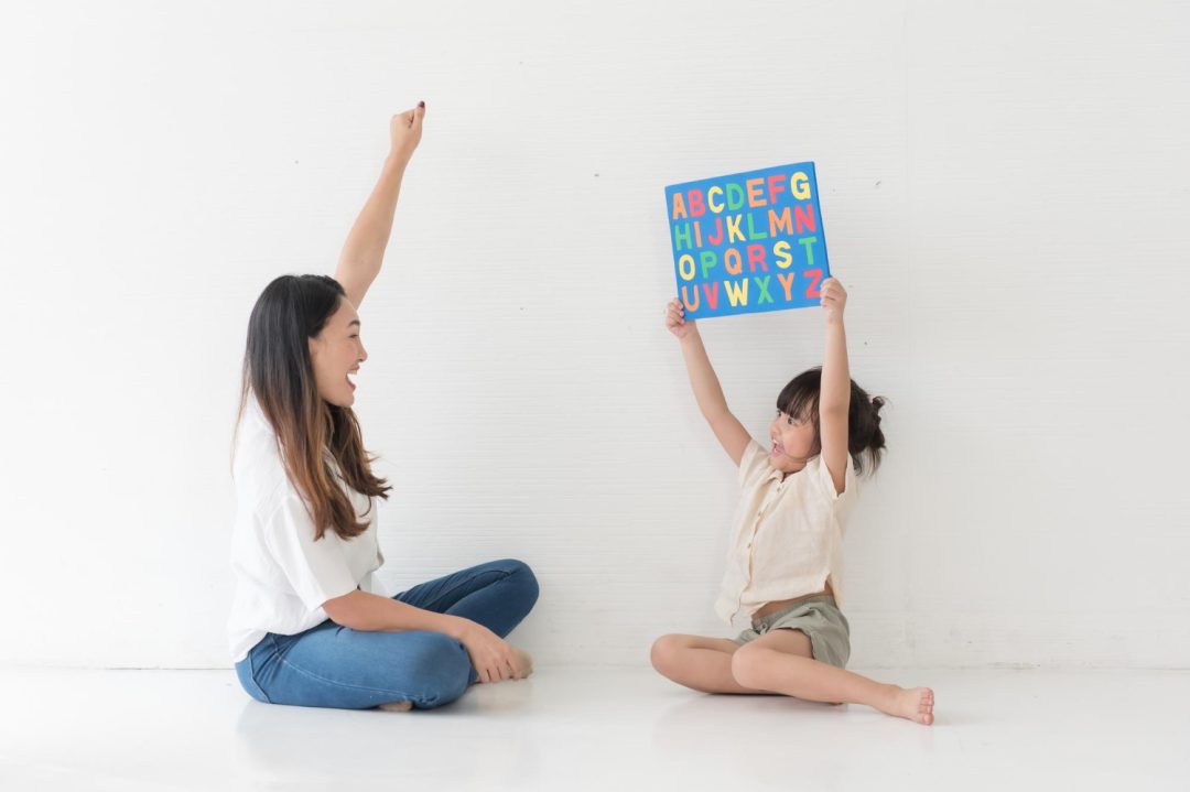 สอนลูกให้เก่งสองภาษา - Kruyaya Online สอนลูกให้เก่งสองภาษา